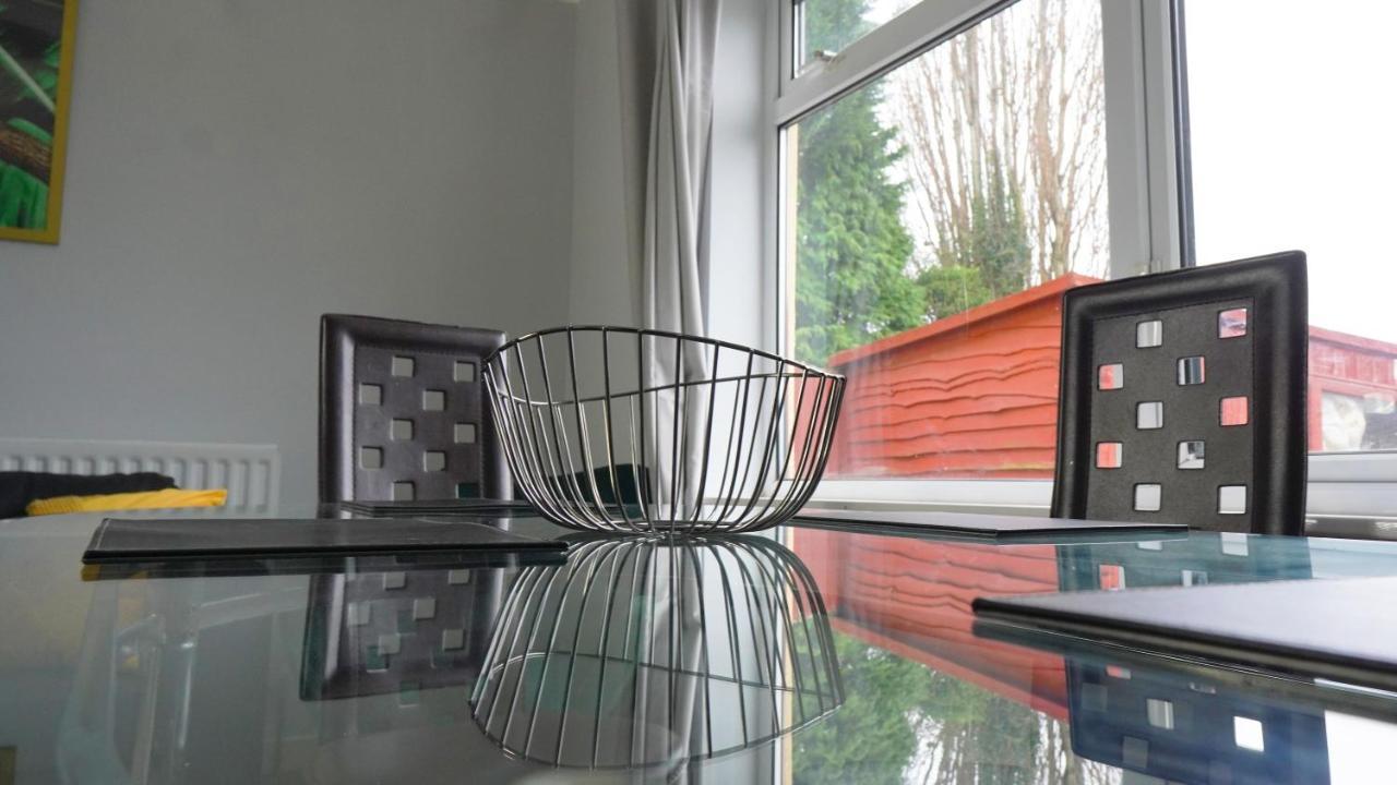 Portobello House - Four Bedroom House Perfect For Contractors - Sleeps 6 - Free Parking Вулвергемптон Экстерьер фото