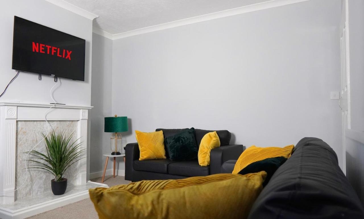 Portobello House - Four Bedroom House Perfect For Contractors - Sleeps 6 - Free Parking Вулвергемптон Экстерьер фото